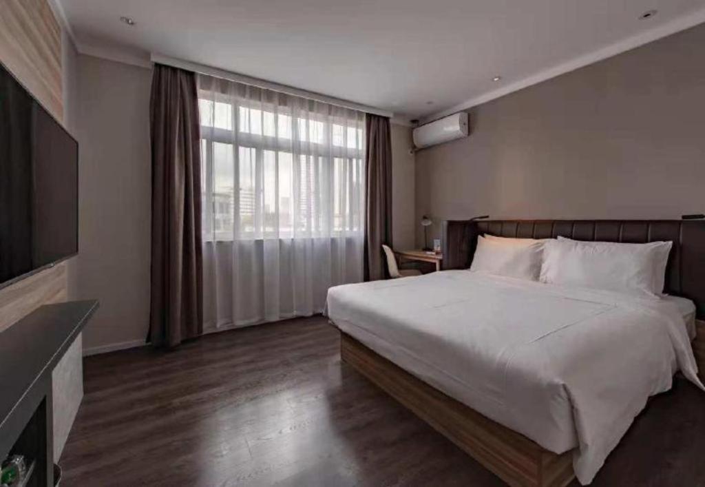 Hanting Premium Beiwaitan Hailun Road 2* Shanghai